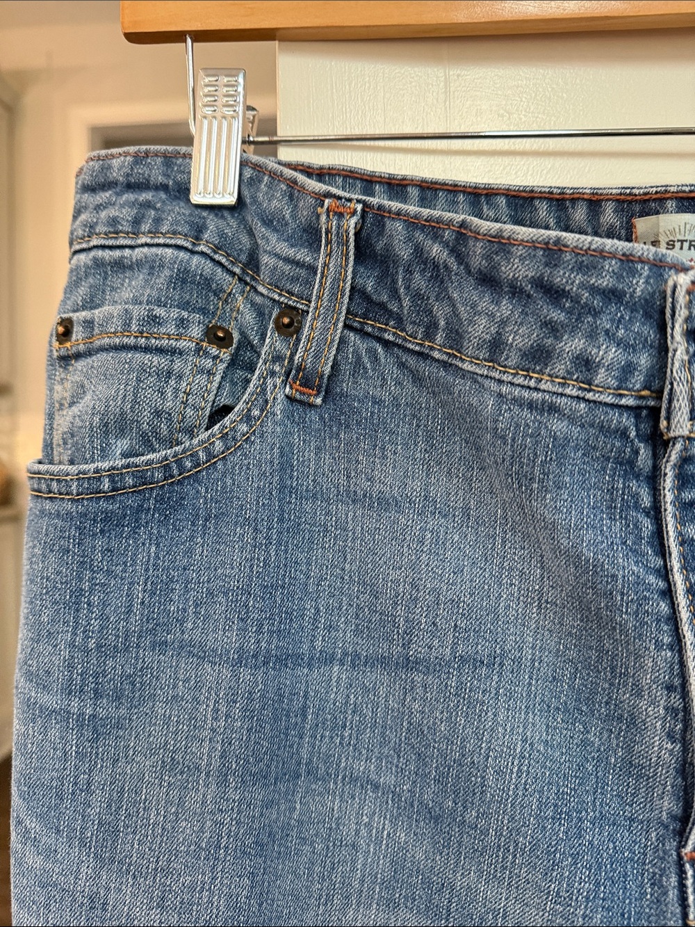 Levi's Signature Ladies Mid Rise Bootcut Blue Jeans 18 - Picture 4 of 8